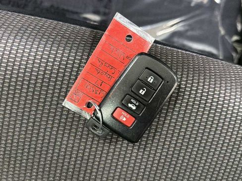 Certified 2017 Toyota Corolla SE w/ SE Premium Package FWD image 31