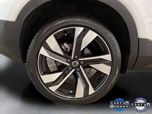 Used 2025 Volvo XC40 B5 Plus image 31