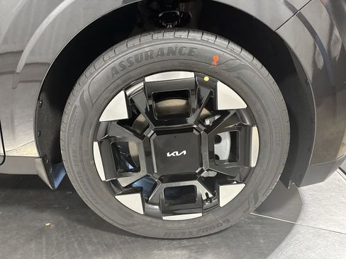 New 2026 Kia Carnival EX image 14