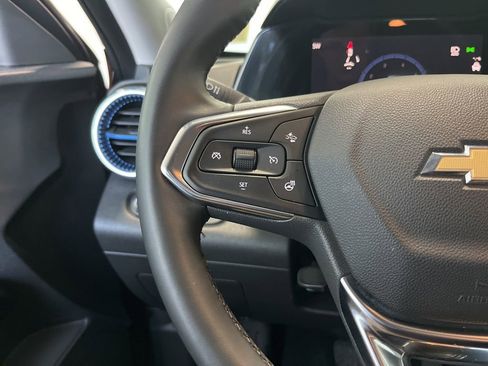 Used 2025 Chevrolet Trax LT w/ Driver Confidence Package FWD image 6
