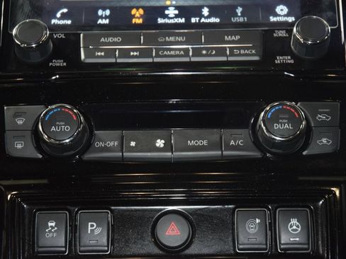 Used 2024 Nissan Titan PRO-4X w/ Pro-4x Convenience Package AWD/4WD image 31