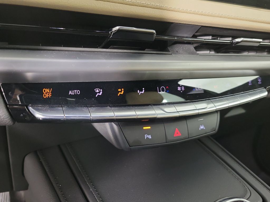 Certified 2024 Cadillac XT4 Luxury FWD image 28
