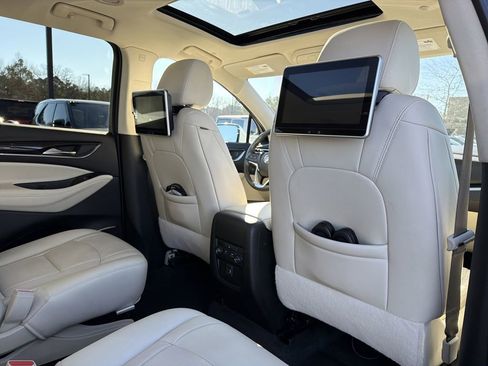 Used 2024 Buick Enclave Essence w/ Experience Buick Package image 20