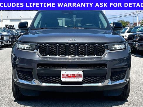 Used 2022 Jeep Grand Cherokee L Laredo w/ Luxury Tech Group I RWD image 2