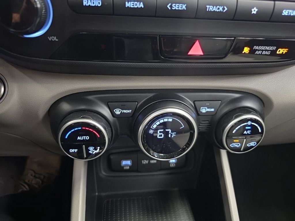 Used 2025 Hyundai Venue SEL FWD image 26