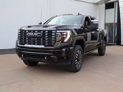 Certified 2024 GMC Sierra 2500 Denali Ultimate w/ Max Trailering Package image 4