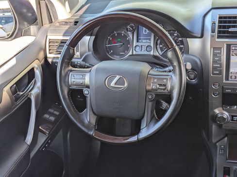 Used 2019 Lexus GX 460 image 13