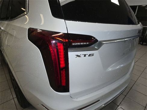 Used 2020 Cadillac XT6 Premium Luxury image 30