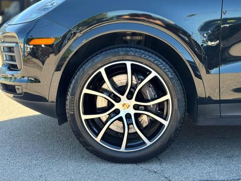 Used 2023 Porsche Cayenne Platinum Edition AWD/4WD image 11