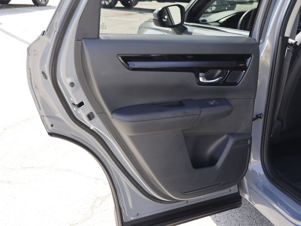Used 2025 Honda CR-V EX-L image 11