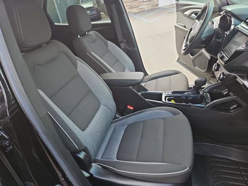 Used 2023 Chevrolet TrailBlazer LT w/ Convenience Package AWD/4WD image 16