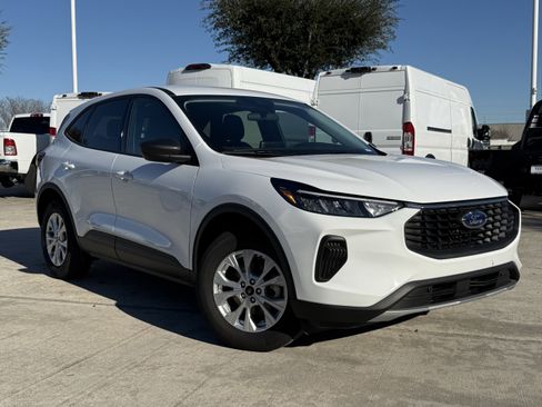 Used 2025 Ford Escape Active image 2