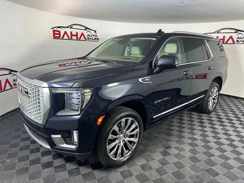 Used 2021 GMC Yukon Denali w/ Denali Premium Package image 2