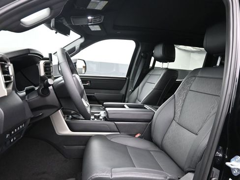 Used 2025 Toyota Tundra Limited image 23