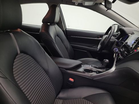 Used 2022 Toyota Camry SE image 21