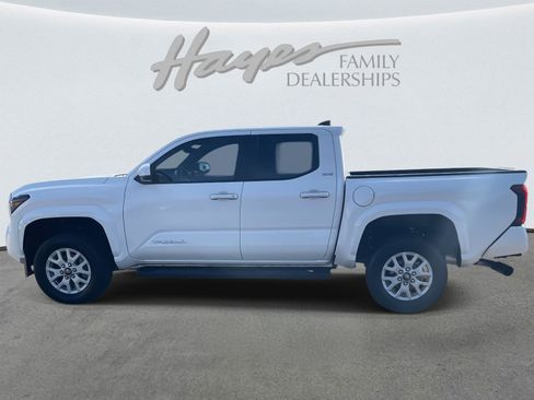 Used 2024 Toyota Tacoma SR5 image 31