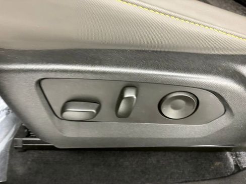 Used 2024 Chevrolet Colorado ZR2 w/ Technology Package image 15