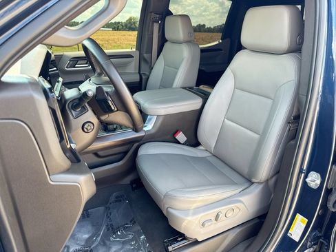 Used 2023 GMC Sierra 1500 SLT AWD/4WD image 11