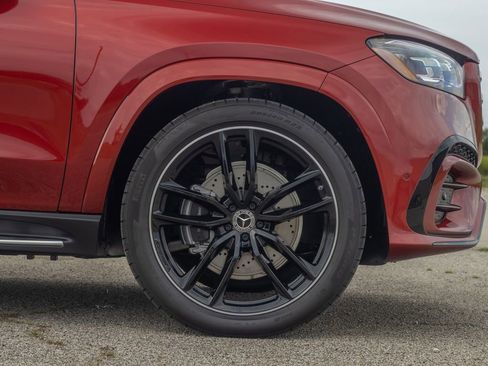 New 2025 Mercedes-Benz GLS 450 4MATIC image 9