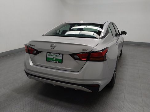 Used 2024 Nissan Altima 2.5 SV image 7