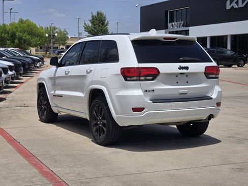 Used 2019 Jeep Grand Cherokee Altitude AWD/4WD image 3