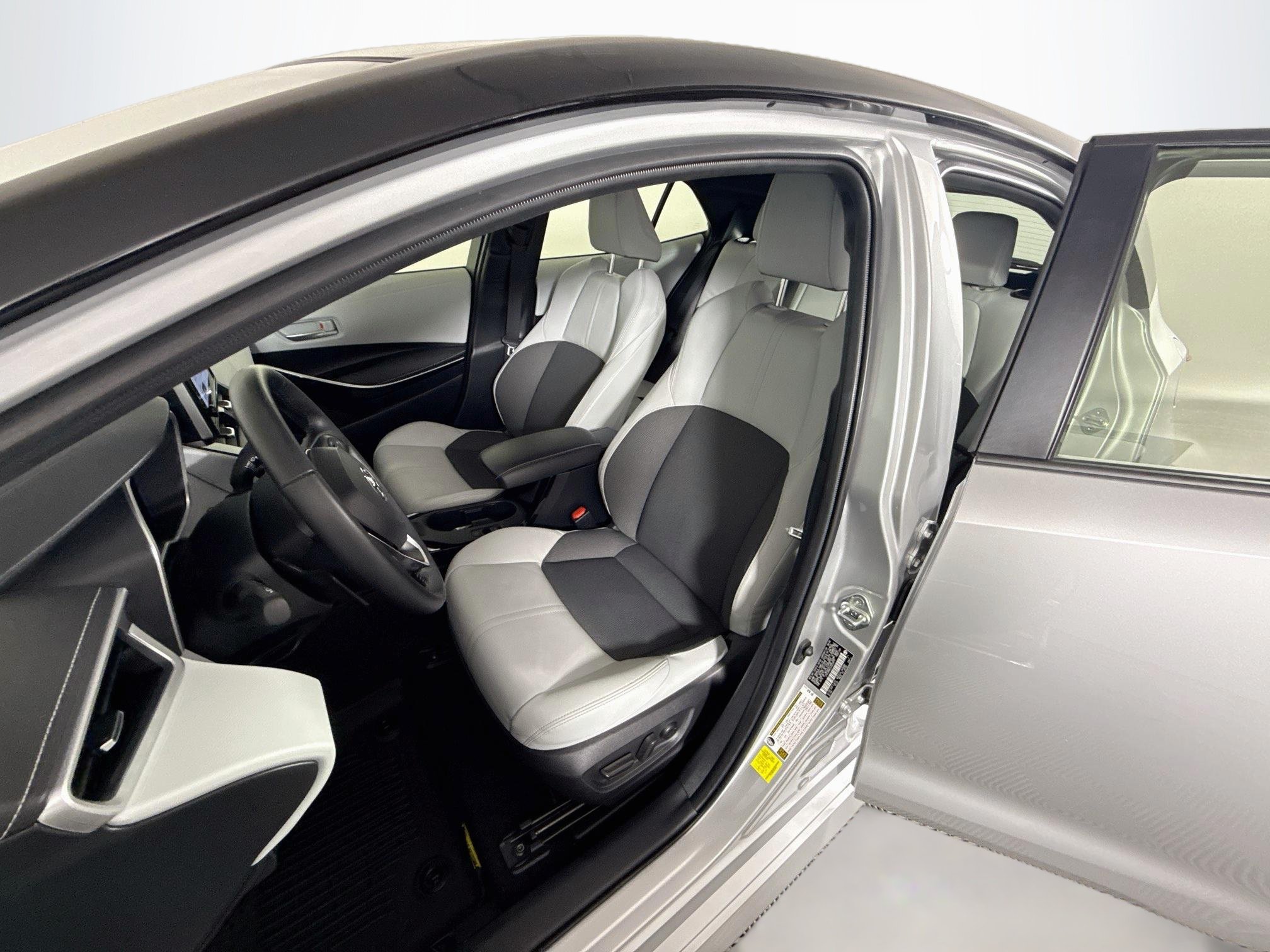 Certified 2025 Toyota Corolla XSE FWD image 10