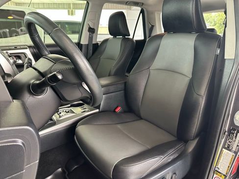 Used 2018 Toyota 4Runner SR5 Premium AWD/4WD image 14