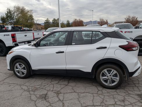 Used 2023 Nissan Kicks S image 9