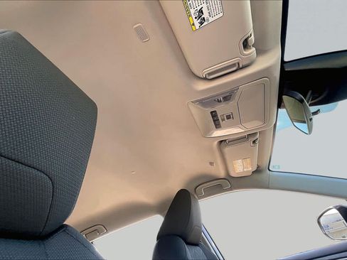 Used 2024 Toyota RAV4 XLE FWD image 14