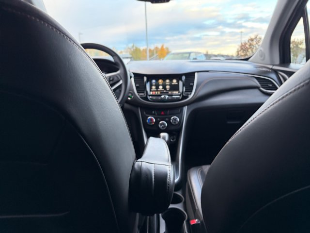 Used 2019 Chevrolet Trax LT w/ LT Convenience Package AWD/4WD image 16
