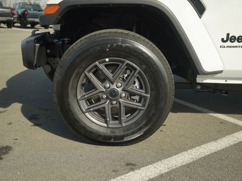 New 2025 Jeep Gladiator Sport image 10