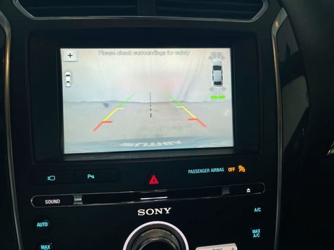 Used 2018 Ford Explorer Sport w/ Equipment Group 401A AWD/4WD image 17