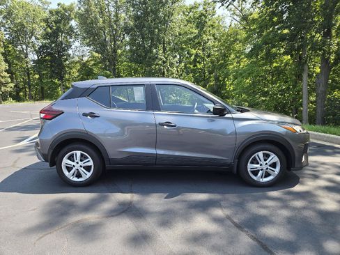 Used 2025 Nissan Kicks Play S FWD image 2