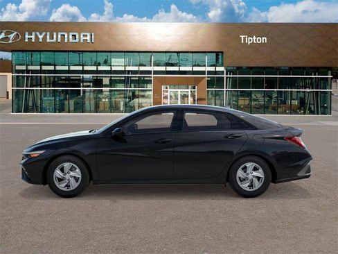 New 2026 Hyundai Elantra SE w/ Cargo Package image 3