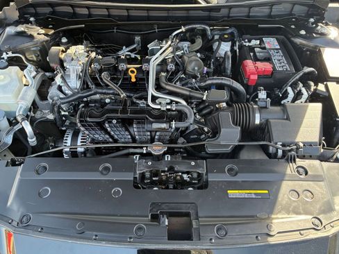 Used 2025 Nissan Altima 2.5 SV image 30