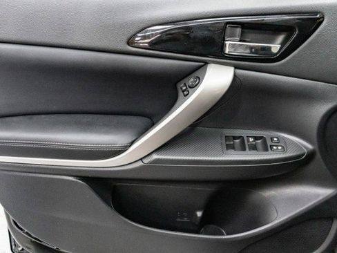 Used 2023 Mitsubishi Eclipse Cross SE image 19