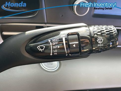 Used 2023 Hyundai Elantra SEL w/ Cargo Package FWD image 30