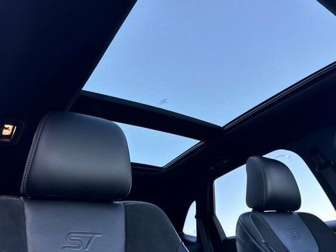 Used 2021 Ford Edge ST w/ Equipment Group 401A image 17