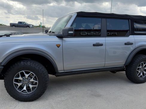 Used 2021 Ford Bronco Badlands AWD/4WD image 3