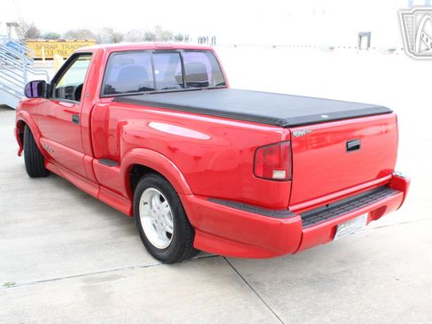 Used 2001 Chevrolet S10 Pickup Xtreme w/ Preferred Equipment Group image 6