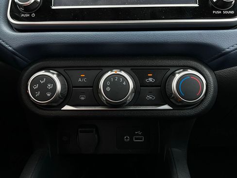 Used 2025 Nissan Versa SV image 25