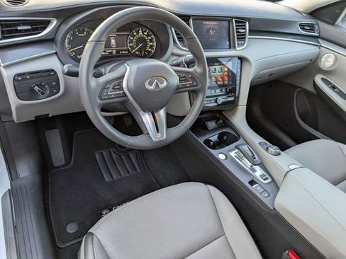 Certified 2025 INFINITI QX50 Luxe image 4