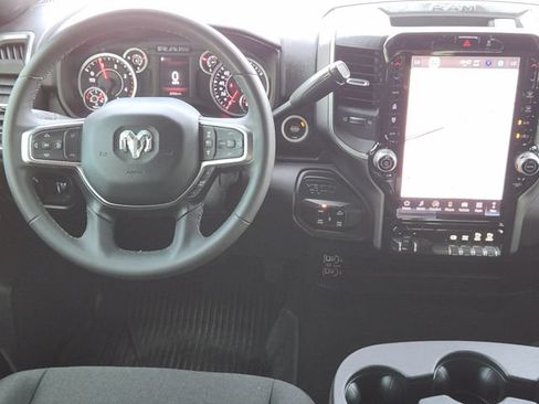 Used 2025 RAM 2500 Big Horn AWD/4WD image 30