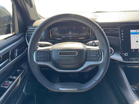 Used 2023 Jeep Wagoneer 2WD image 13