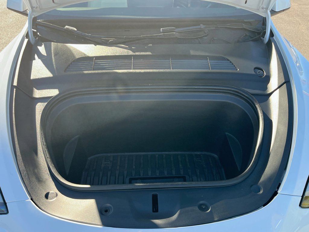 Used 2025 Tesla Model Y Long Range RWD image 31
