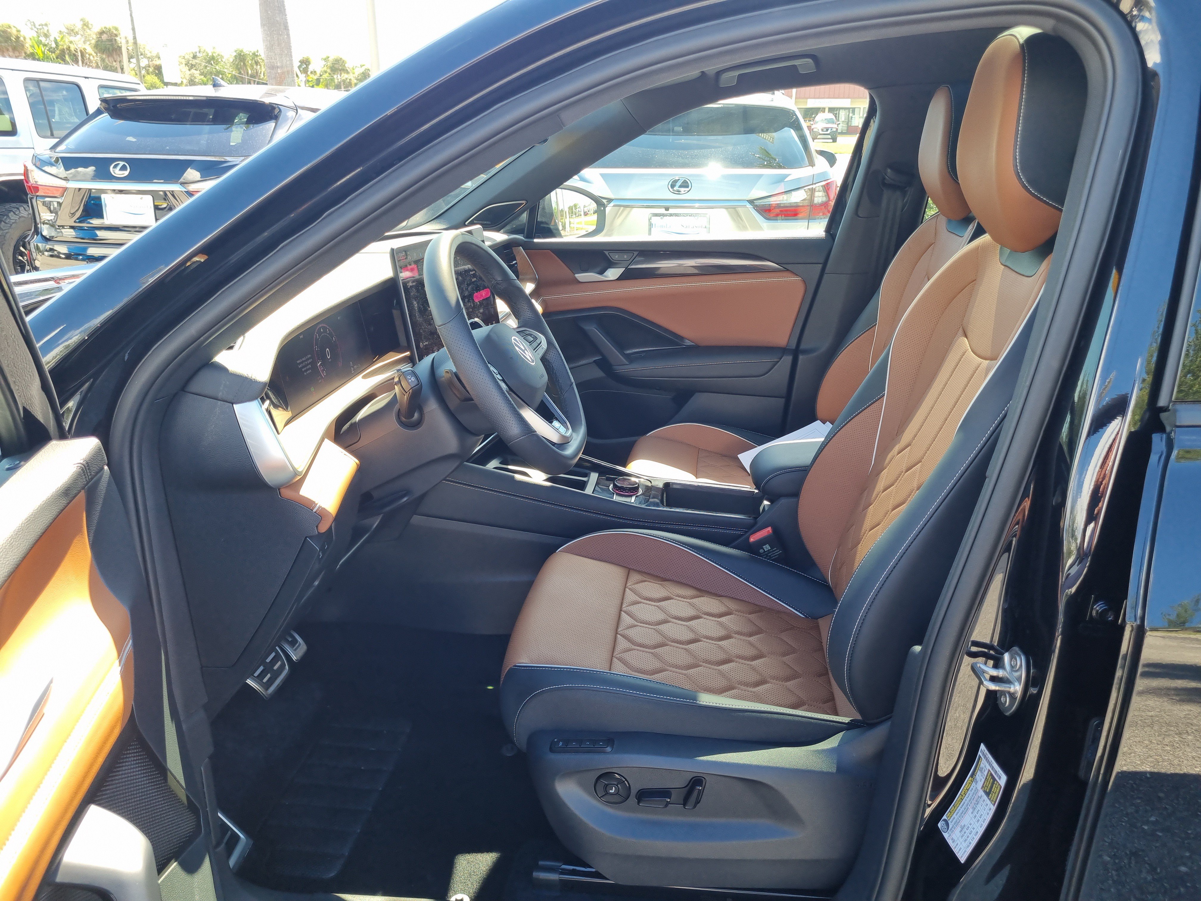 Used 2026 Volkswagen Tiguan SEL R-Line AWD/4WD image 22