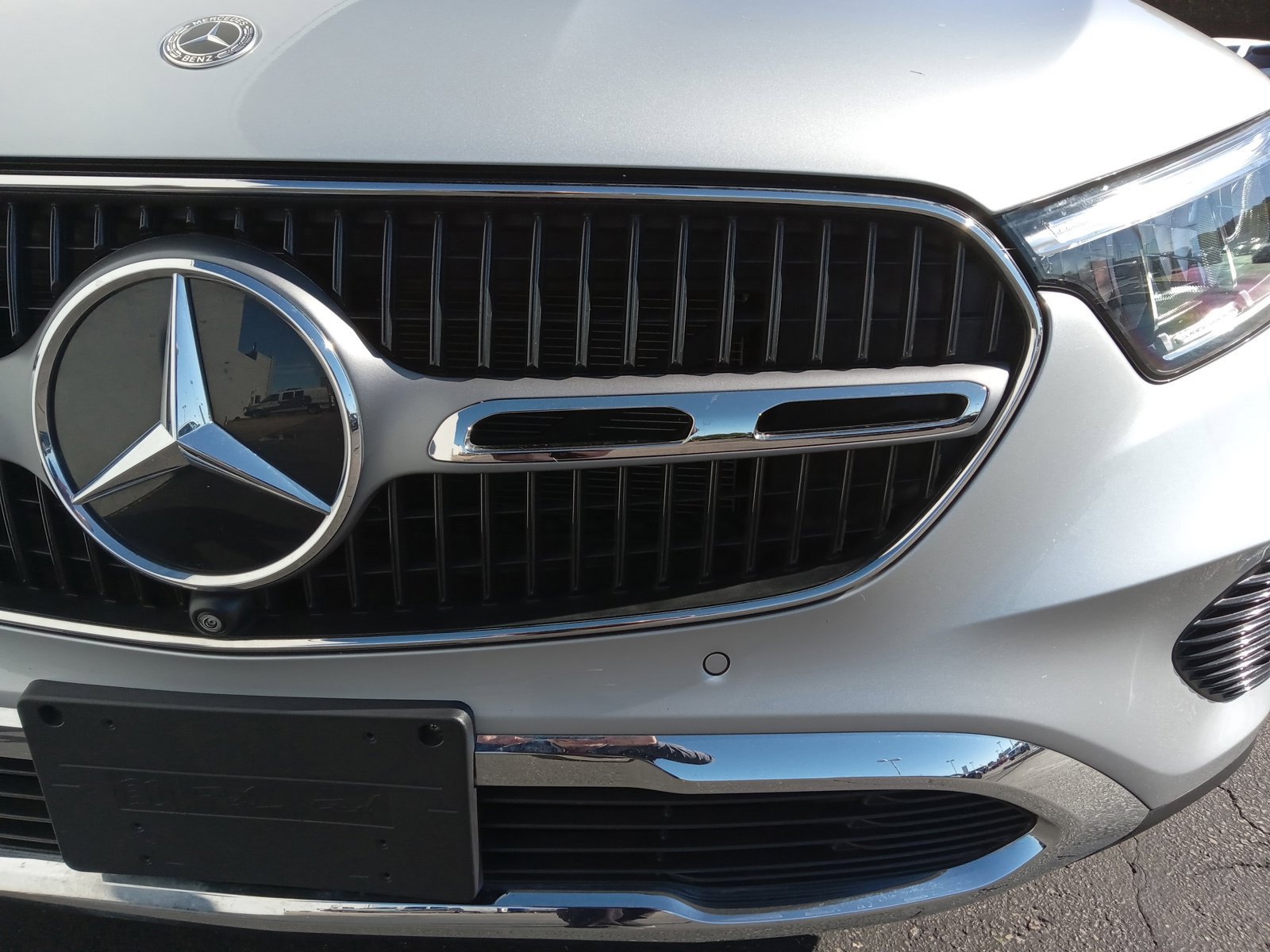 Used 2025 Mercedes-Benz GLC 300 4MATIC image 7