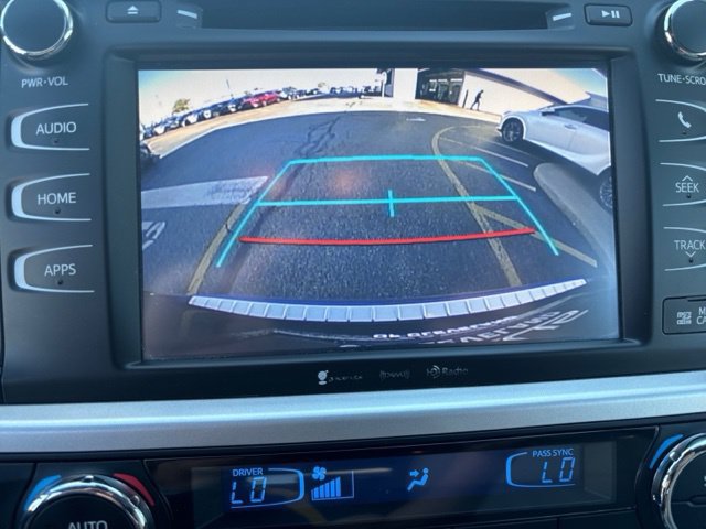 Used 2019 Toyota Highlander XLE AWD/4WD image 18
