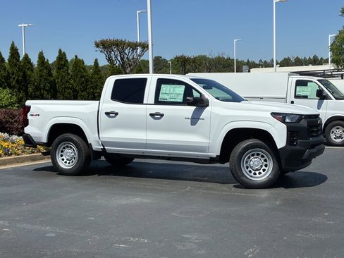 New 2026 Chevrolet Colorado W/T w/ Advanced Trailering Package AWD/4WD image 3