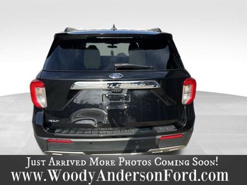 Certified 2022 Ford Explorer XLT w/ Equipment Group 202A image 5